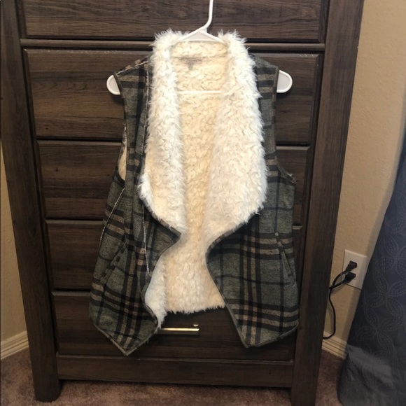 Plaid/Fur Vest - Picture 1 of 3